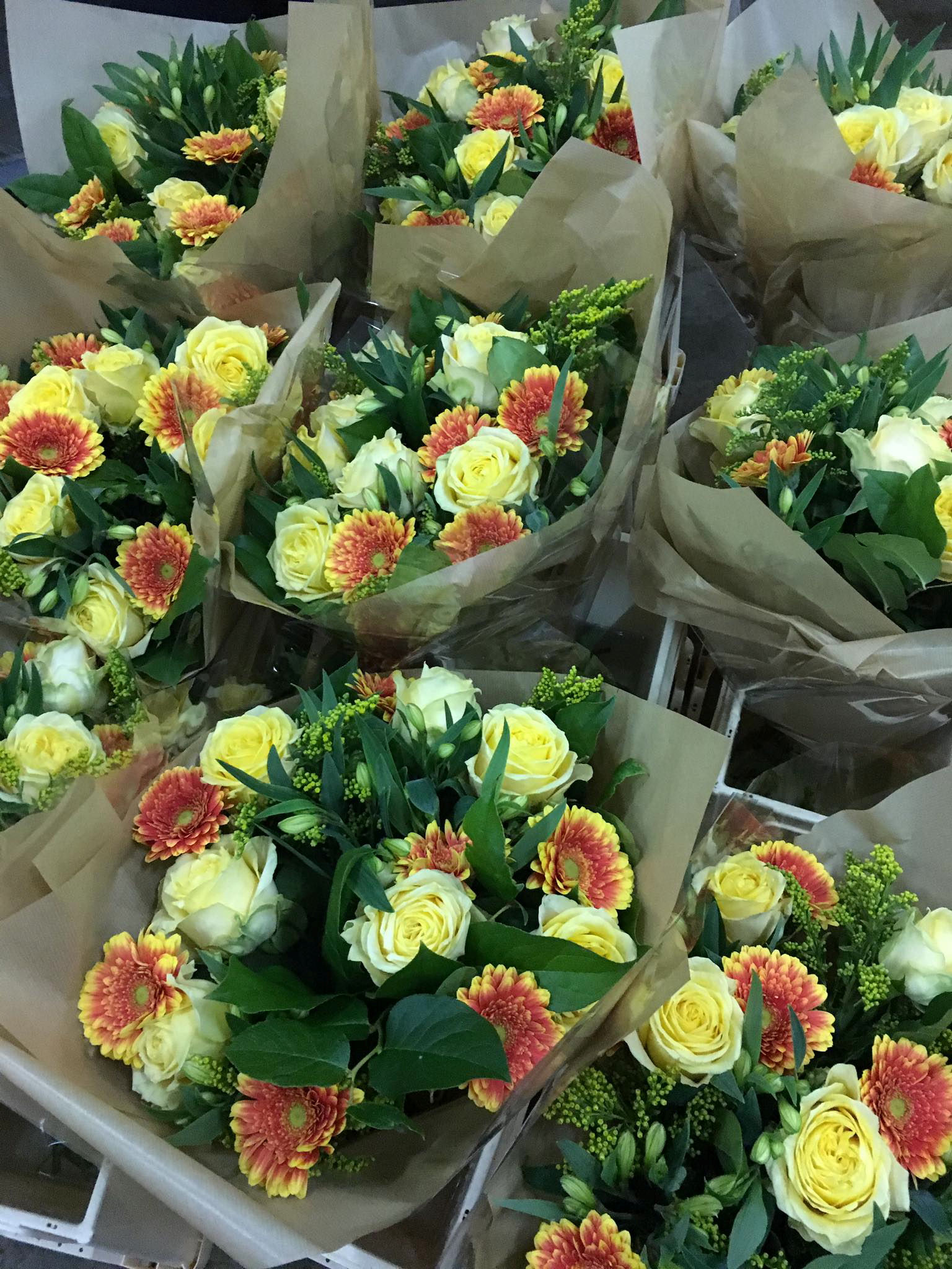 rond boeket gemengd oranje-geel